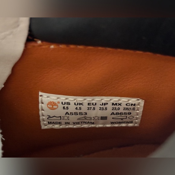 Light Grey Nubuck Timberland Women’s 6.5 Boots - Picture 5 of 7